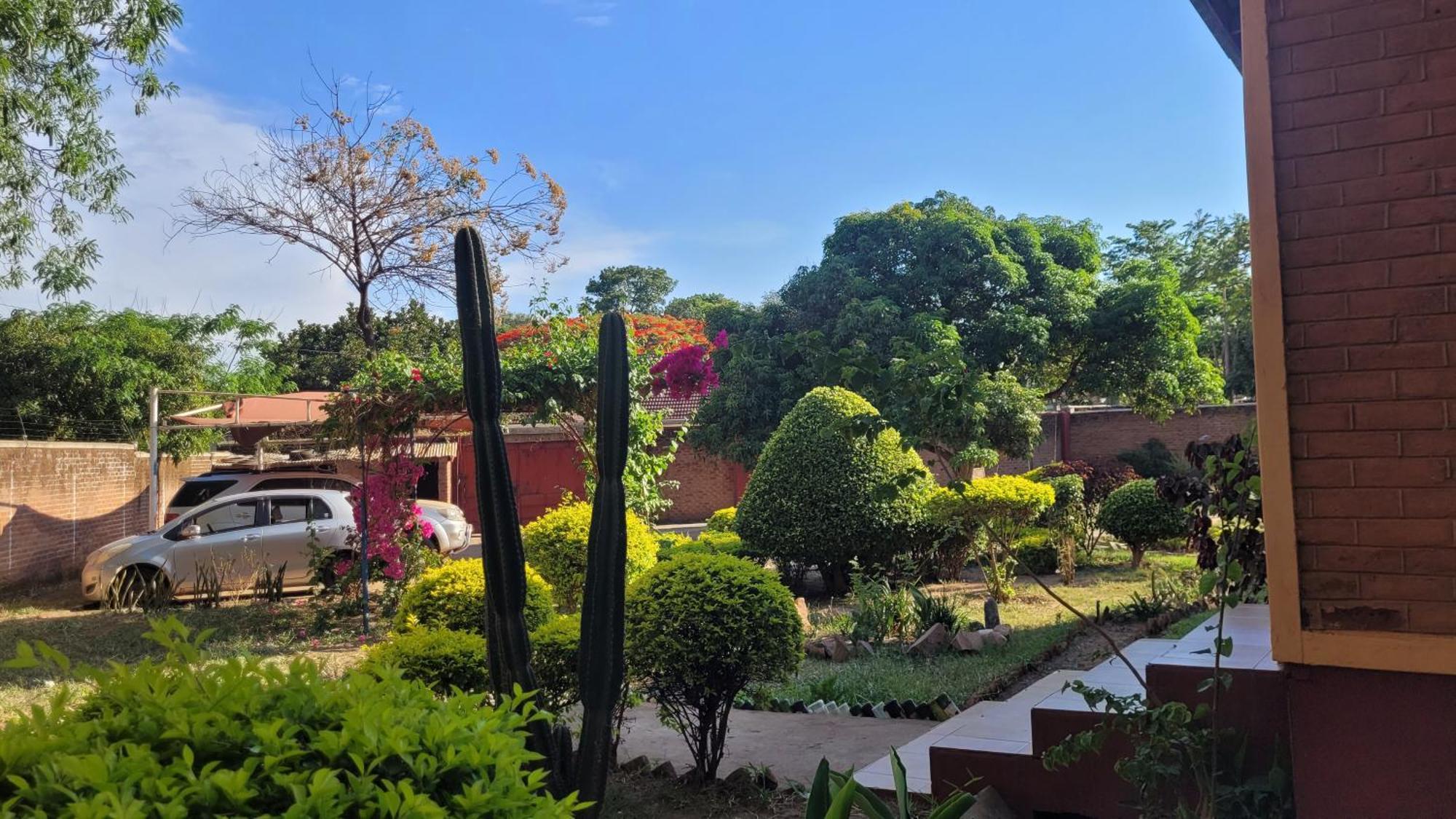 Quest Bed & Breakfast Lilongwe Ngoại thất bức ảnh