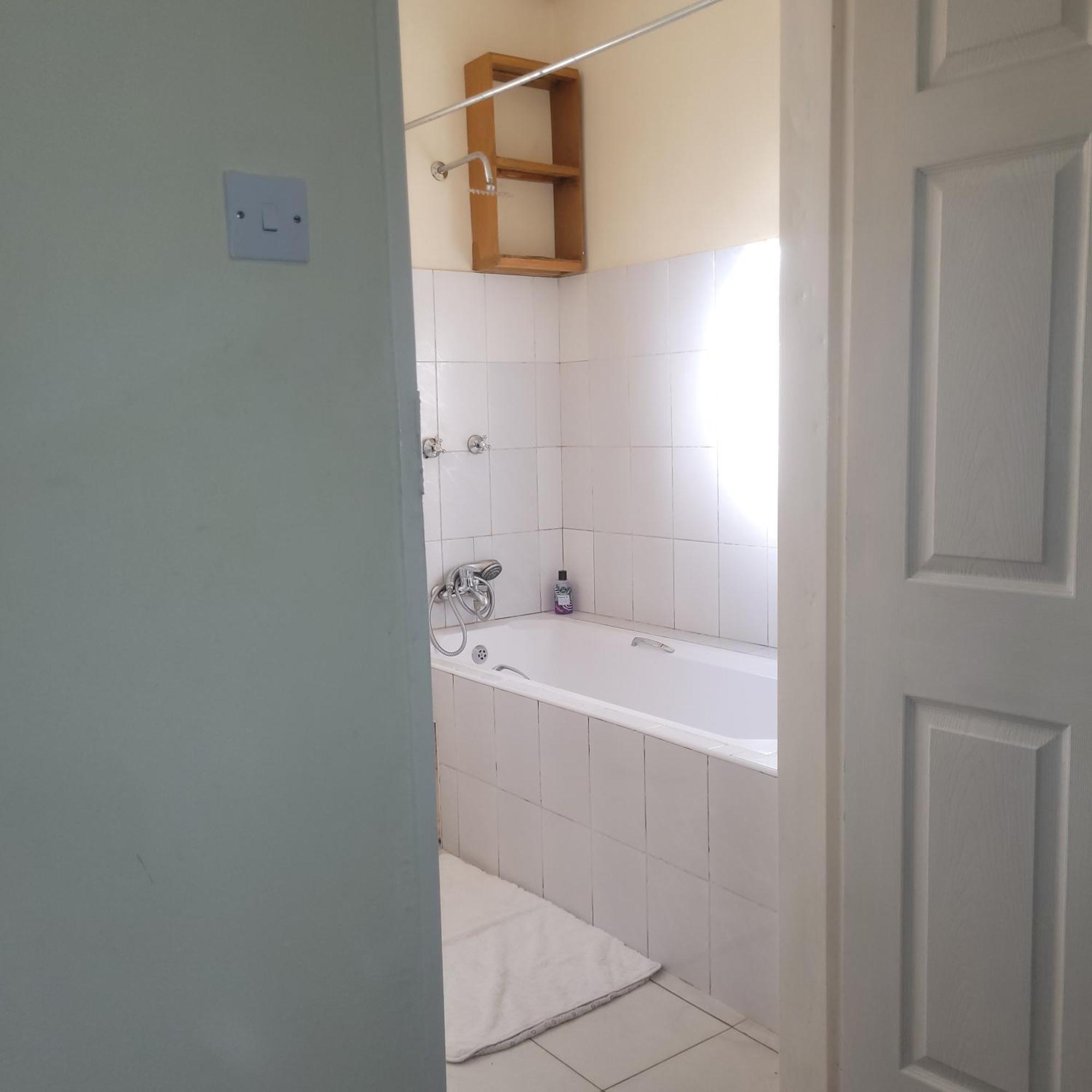 Quest Bed & Breakfast Lilongwe Ngoại thất bức ảnh